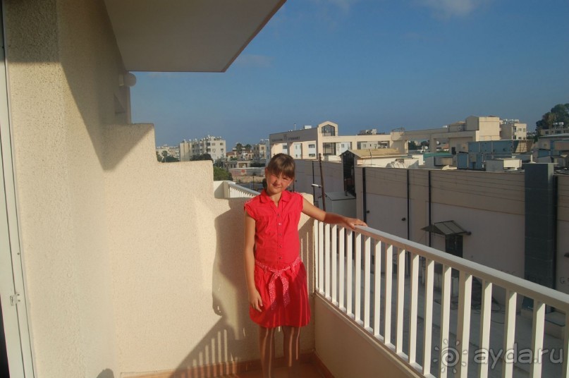 Это 3*,но очень хорошая,если не ждать сервиса 5*........то рекомендую.