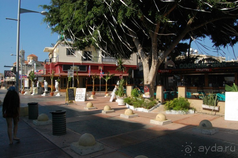 Это 3*,но очень хорошая,если не ждать сервиса 5*........то рекомендую.