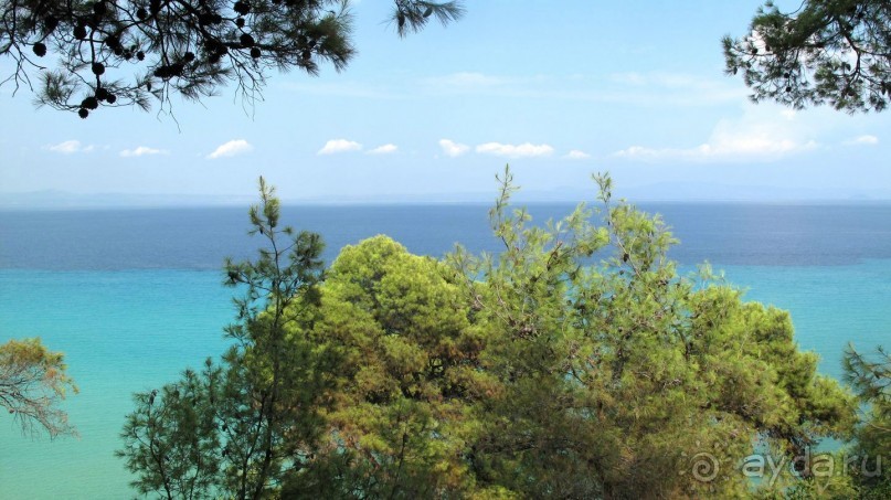 Вид на море с таверны Диас перед посёлком Калифея.