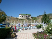 Территория у бассейна