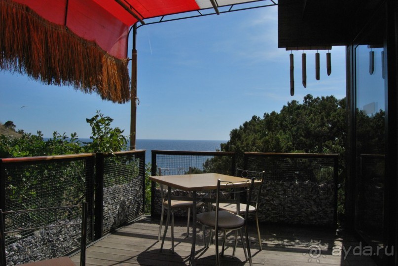 Место потрясающее, природа уникальна. Сервис вполне на уровне -а что еще нужно для отдыха?