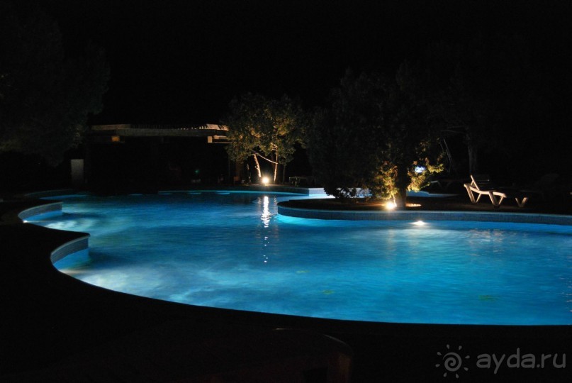 Место потрясающее, природа уникальна. Сервис вполне на уровне -а что еще нужно для отдыха?