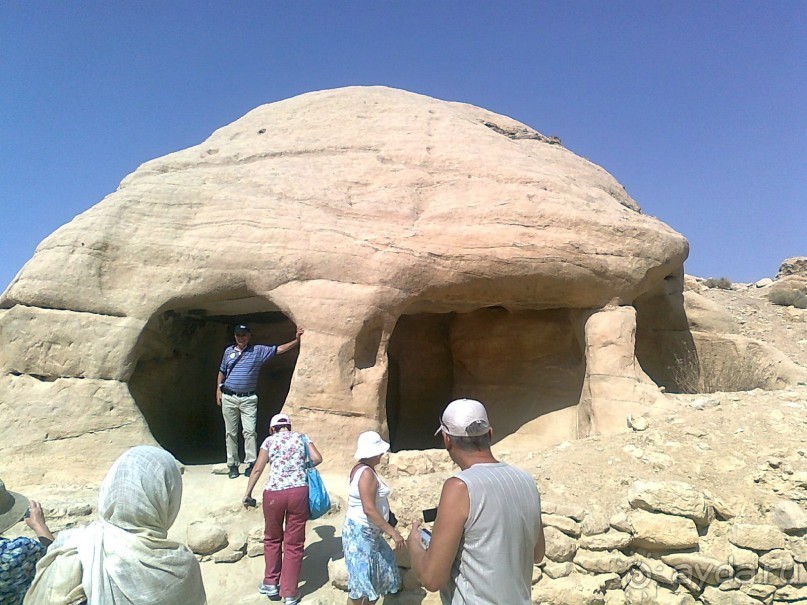 ПЕТРА    " MEMENTO MORTIS"