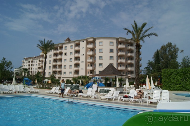 Более чем достойный, не "русский"