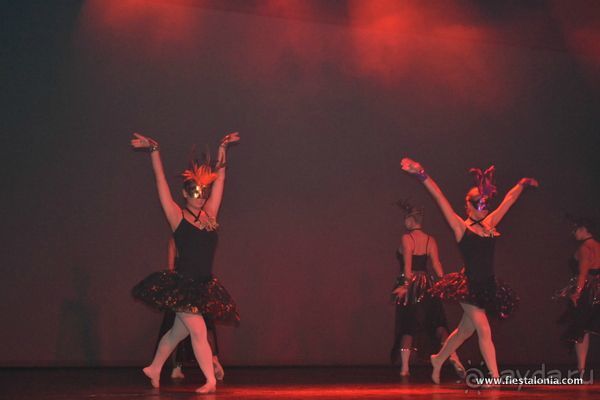 INTERNATIONAL DANCE GAMES