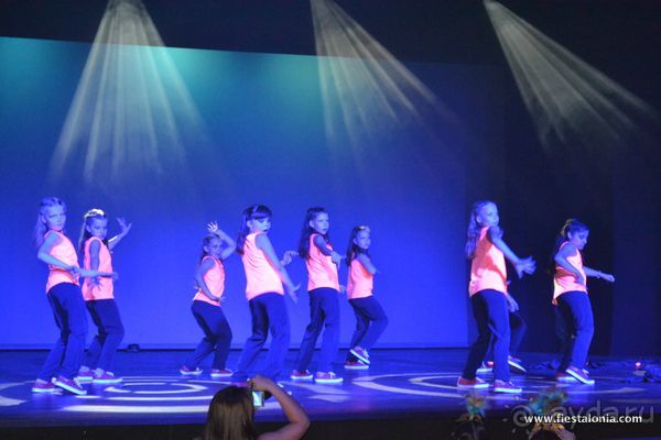 INTERNATIONAL DANCE GAMES