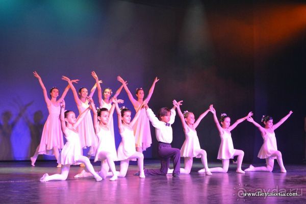 INTERNATIONAL DANCE GAMES