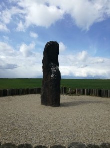 Весенние дороги в Чехии: каменный столб и тысячелетний дуб Перуц