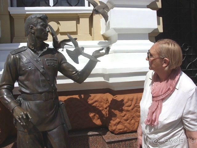 По улице Еврейской