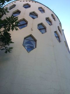 по Воздвиженке  к  Дому  Мельникова 