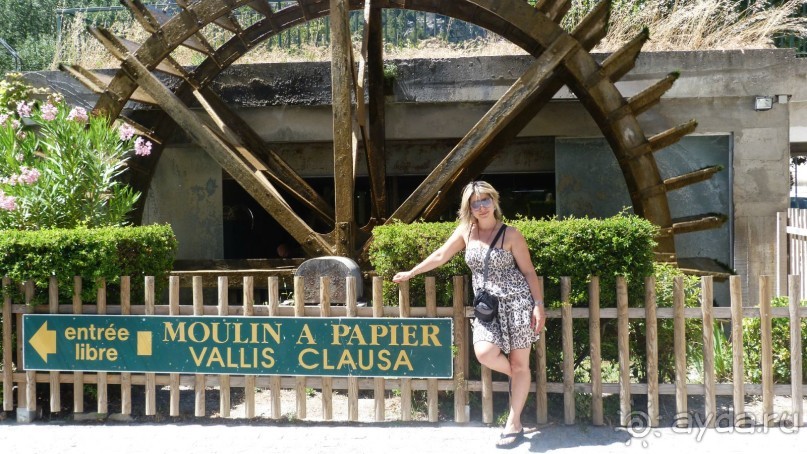 Воклюз (карстовый) пещера -источник , крупнейший в Европе !