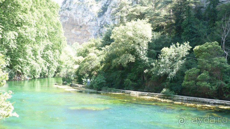 Воклюз (карстовый) пещера -источник , крупнейший в Европе !