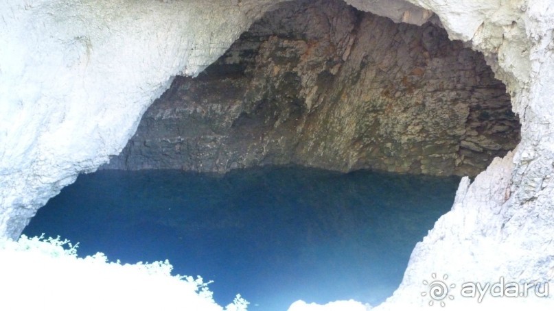 Воклюз (карстовый) пещера -источник , крупнейший в Европе !