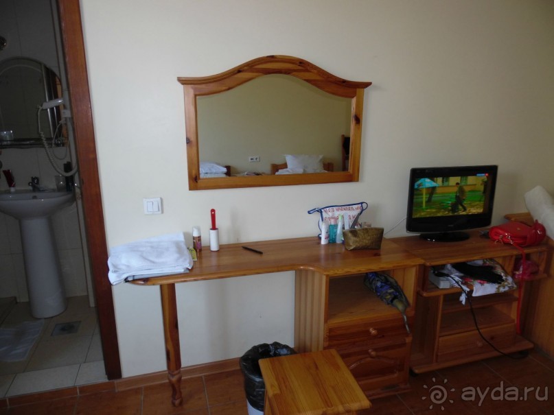 Спокойный отель на берегу моря.