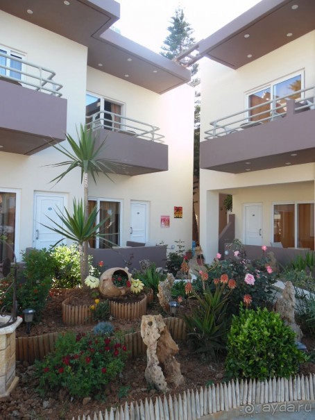 Nostos переводится как ностальгия.