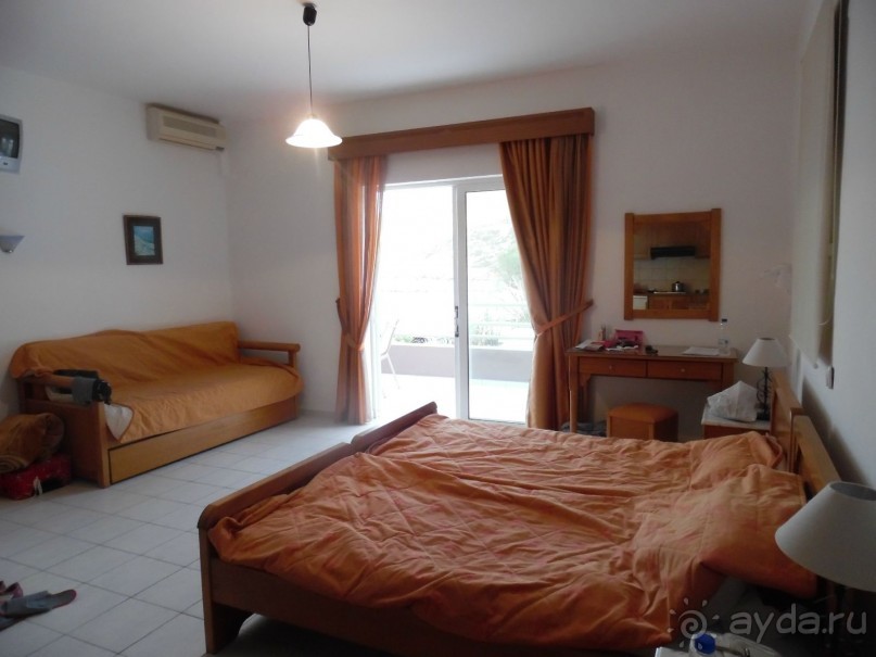 Nostos переводится как ностальгия.