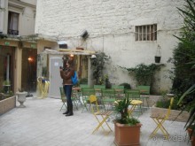 Дворик в нашем отеле. Париж.