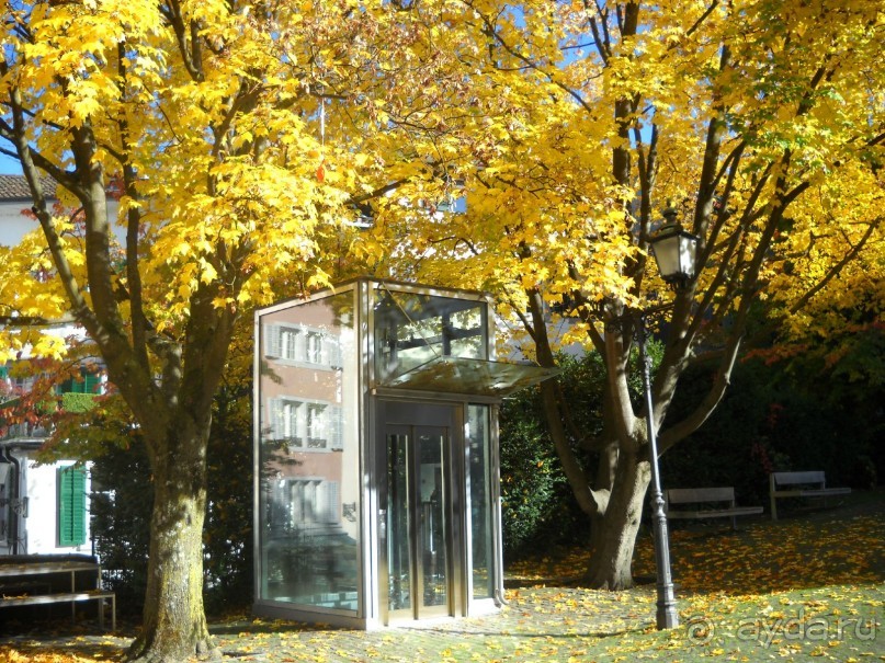 Телефонной будкой это не назовешь!!!