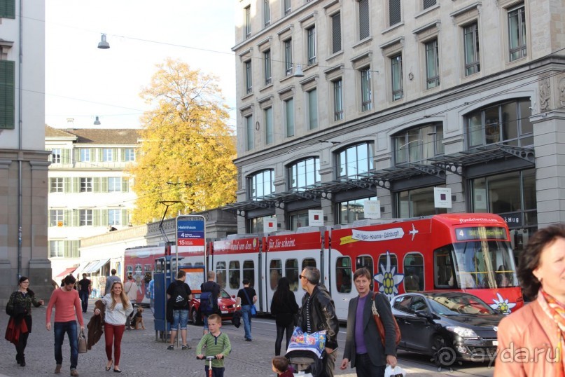 А вот и "веселый" трамвайчик!

И швейцарская семья...
