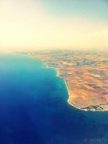 Под крылом самолета...Кипр!  Средиземное море!