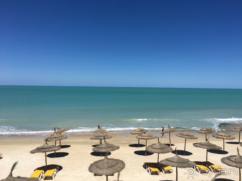 Вполне хороший отель для спокойного отдыха.