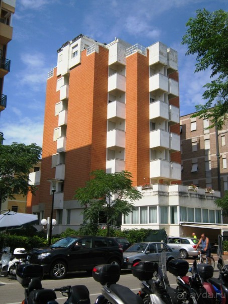 Немного об отеле, городе...