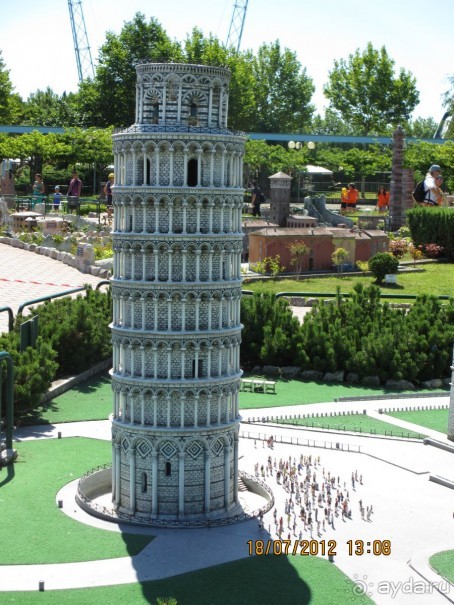 В пригороде Римини "Италия в миниатюре" - очень понравилось, но надо ехать самостоятельно.