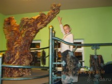 Название отеля говорит само за себя: всё и сразу, как в Вавилоне!