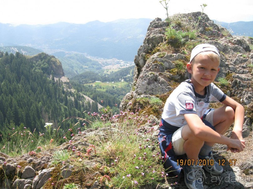 Родопы-горный рай. Скала "Невеста".