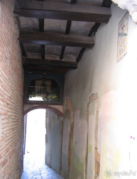 Самая стара улица Таррагоны. С "потолком")))