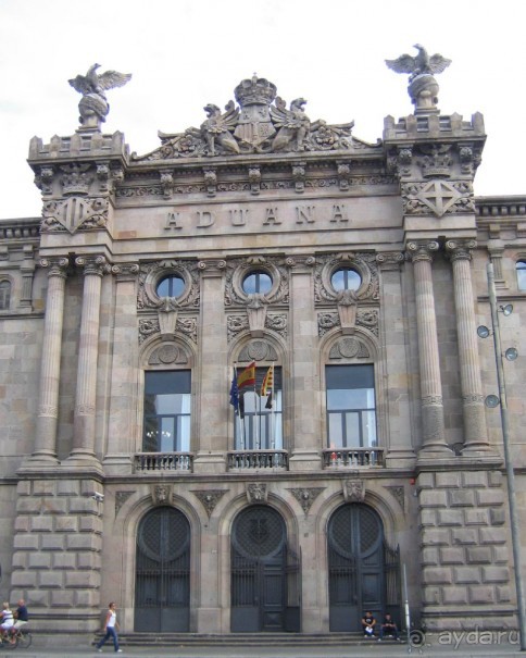 Барселона. Район порта. Адуана (таможня?...)