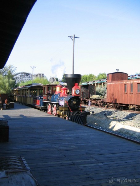 Порт-Авентура. Прибытие поезда в зону Дикого Запада