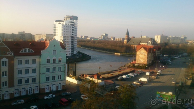 вид из окна на острок Канта и Рыбную деревню