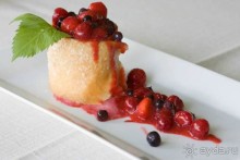 Завершить чревоугодие лучше нежным десертом с кровожадным названием «Мозги лионского ткача» - это творожный сыр с приправами, среди которых перец, чеснок, петрушка, лук-шалот.