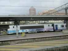 Город Лион расположился практически на полпути между Парижем — столицей Франции и Марселем — крупнейшим французским портом в Средиземном море. Через Лион проходят оживленные транспортные пути с севера страны к Средиземноморскому побережью