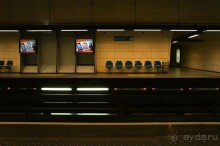 Метро в Лионе чистенькое и симпатичное. Во время ожидания поезда, слушали тихо звучащую классическую музыку.