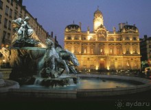 Сегодня Фонтан Бартольди (Bartholdi Fountain) был несколько модернизирован и украшен подсветкой.