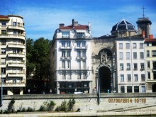 Лион  – это античные театры и готические церкви, ренессансные жилые дома и
импозантная буржуазная застройка, рабочие кварталы 19 века и смелые творения современных
архитекторов.