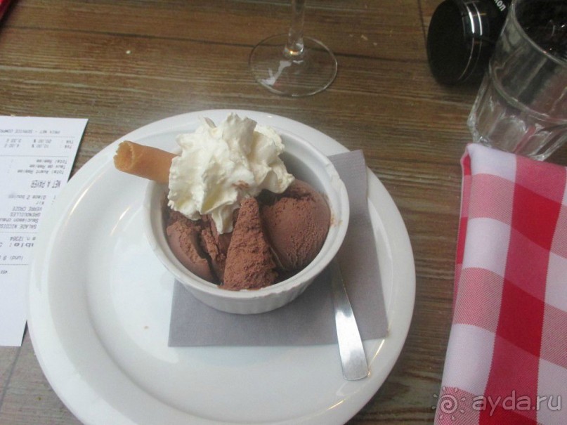 Отличительной чертой Лионской кухни является добавление во все (!) блюда вина Божоле