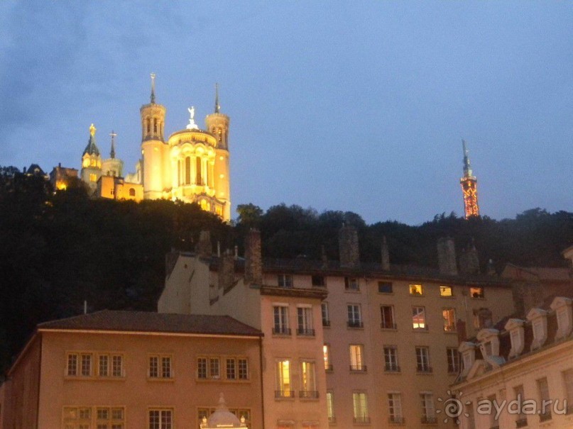 С 1989 года Лион развивает свой план «Свет». Художественная подсветка подчеркивает красоту более двухсот зданий и сооружений