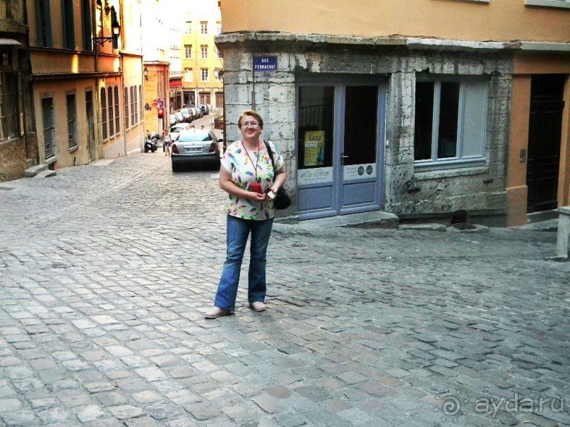 Эти улицы были застроены в эпоху, когда Лион, вошедший в начале 14 в. в состав Франции,
процветал.