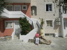 Лестница к нашему номеру на втором этаже.