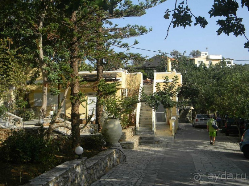 Лестница к бассейнам.