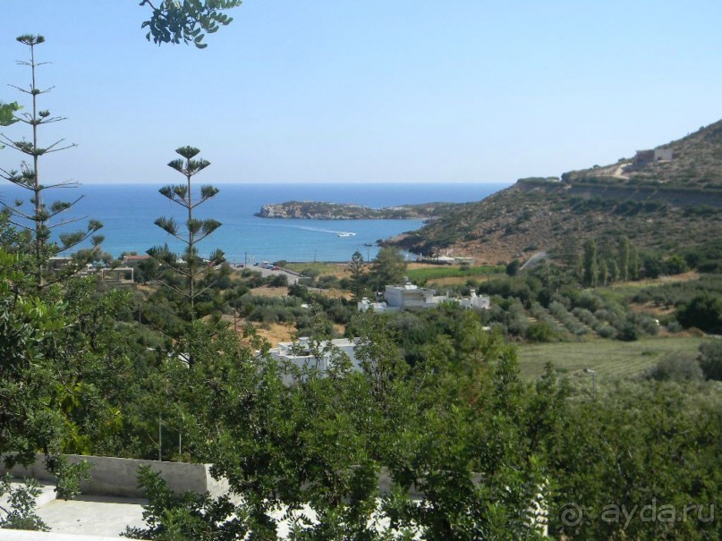 Вид на море с балкона номера.