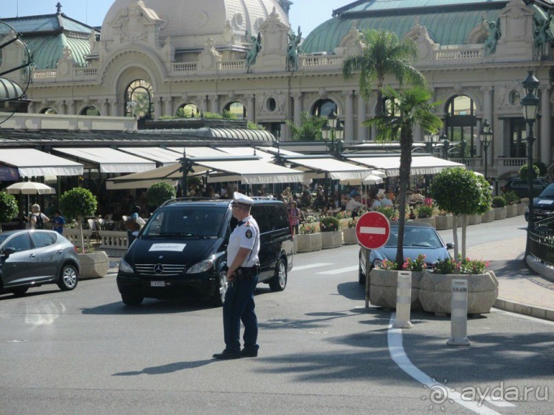 Монако - самое маленькое государство мира.