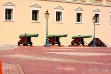 Монако - самое маленькое государство мира.