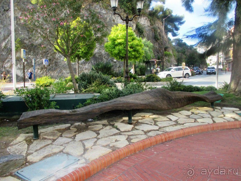 Монако - самое маленькое государство мира.