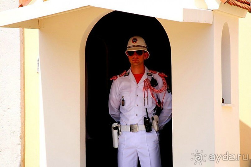 Монако - самое маленькое государство мира.