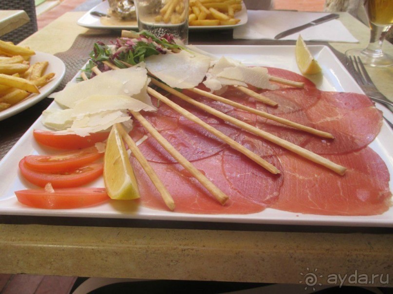 Монако - самое маленькое государство мира.