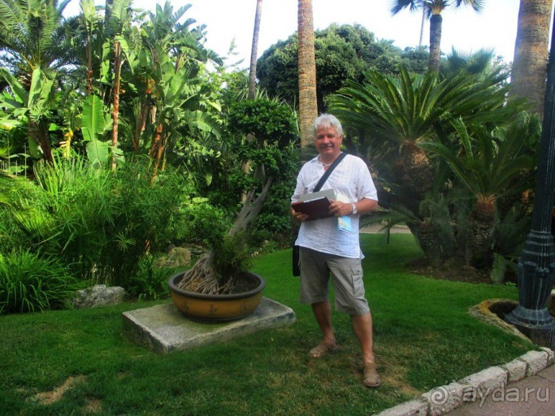 Монако - самое маленькое государство мира.